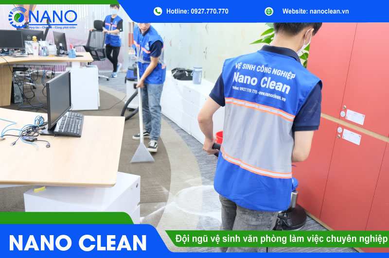 Đội ngũ vệ sinh văn phòng làm việc chuyên nghiệp