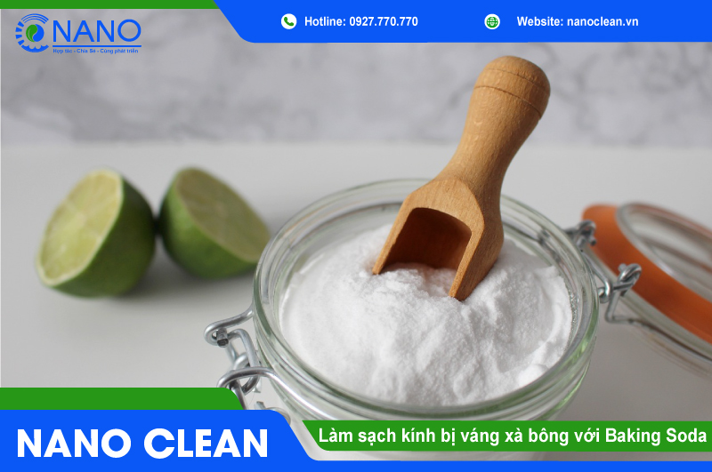 Làm sạch kính bị váng xà bông với Baking Soda Làm sạch kính bị váng xà bông với Baking Soda