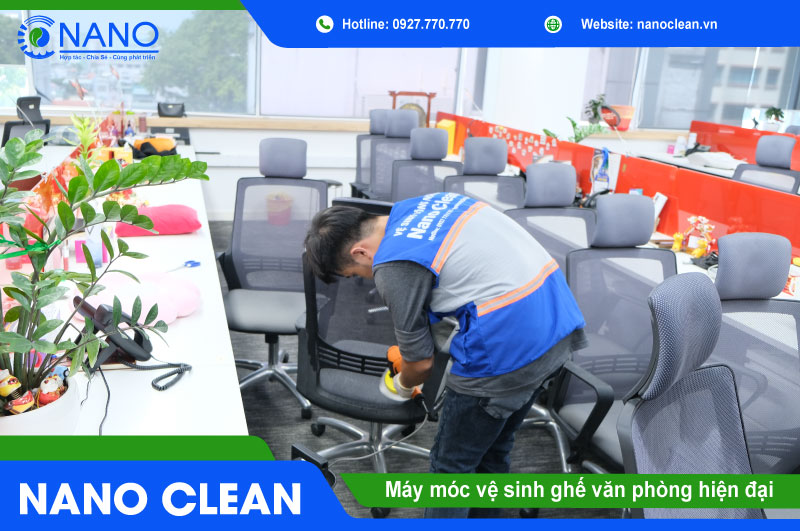 Máy móc vệ sinh ghế văn phòng hiện đại