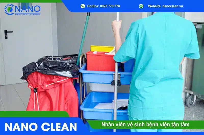 nhan vien ve sinh benh vien tan tam