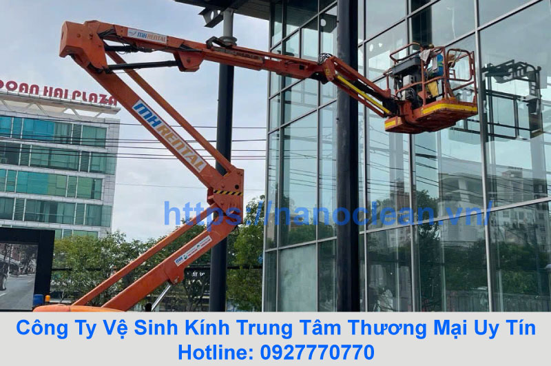 Công Ty Vệ Sinh Kính Trung Tâm Thương Mại Uy Tín Công Ty Vệ Sinh Kính Trung Tâm Thương Mại Uy Tín