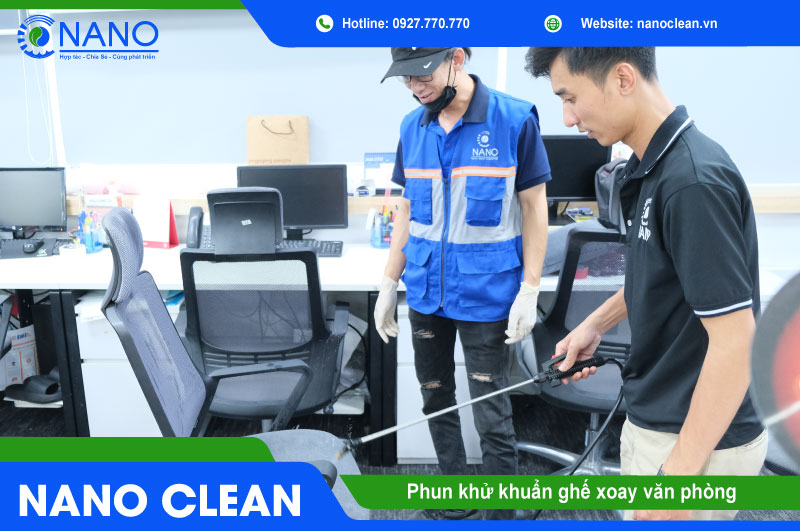 Phun khử khuẩn ghế xoay văn phòng